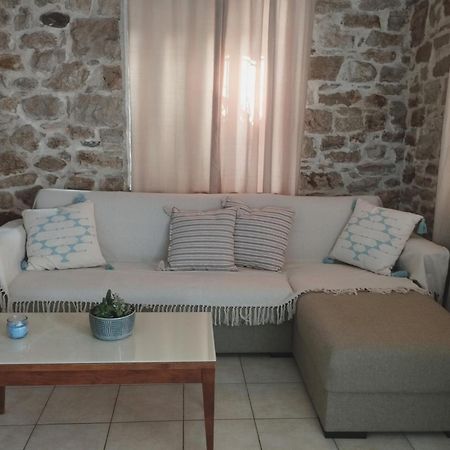 Το Πέτρινο Aitoliko Quarto foto