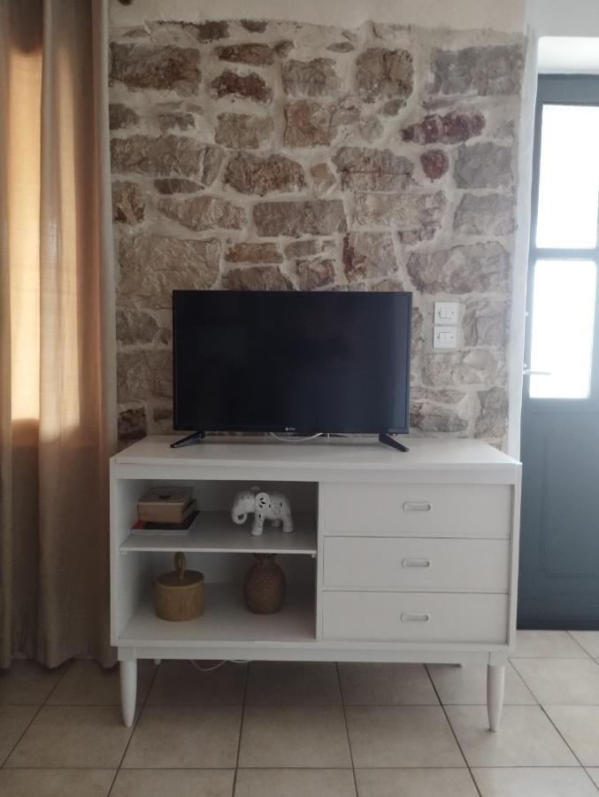 Το Πέτρινο Aitoliko Exterior foto